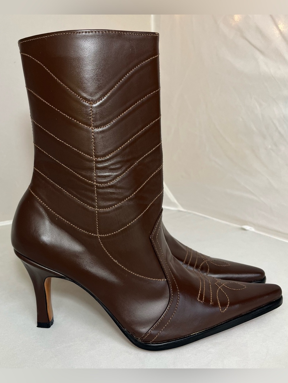 NWOT Calzado De La Torre Genuine Leather Brown Heeled Boots